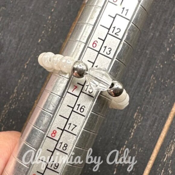 Alquimia White and Silver Beaded Ring - Picture 2 of 3